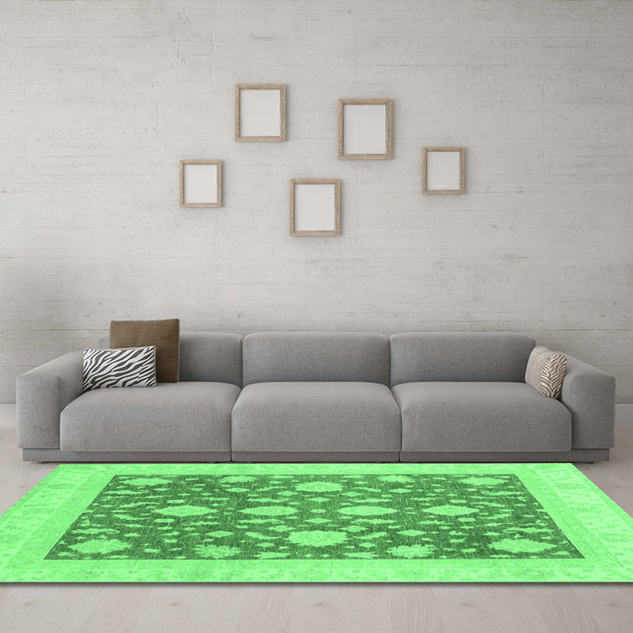 Machine Washable Oriental Emerald Green Traditional Area Rugs in a Living Room,, wshabs3782emgrn