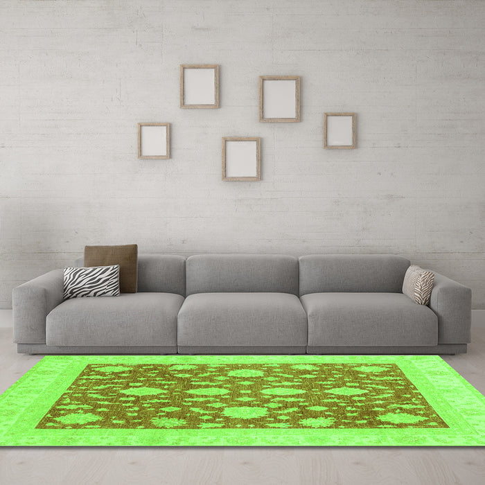 Machine Washable Oriental Green Traditional Area Rugs in a Living Room,, wshabs3782grn