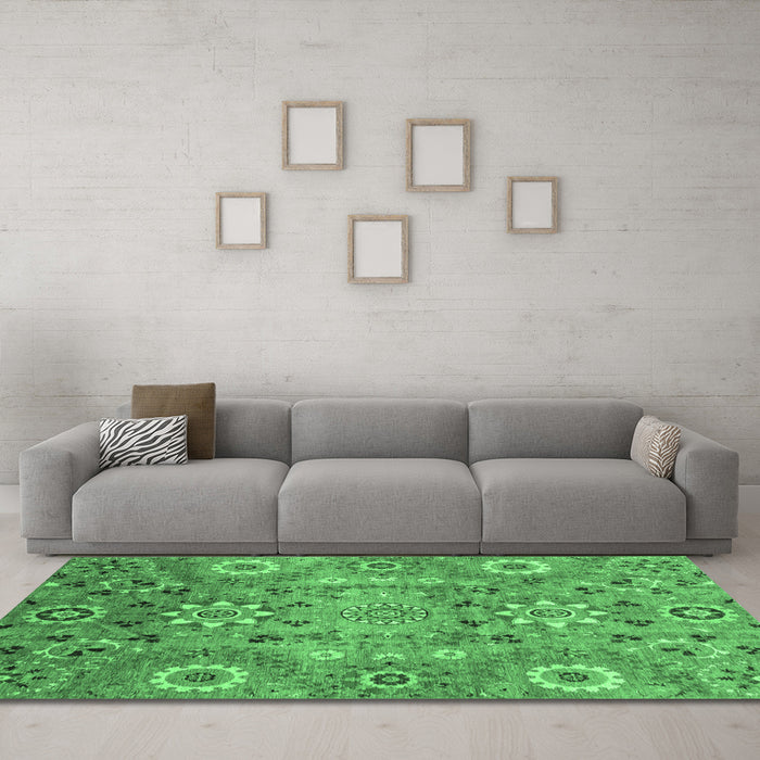 Machine Washable Abstract Emerald Green Modern Area Rugs in a Living Room,, wshabs3793emgrn