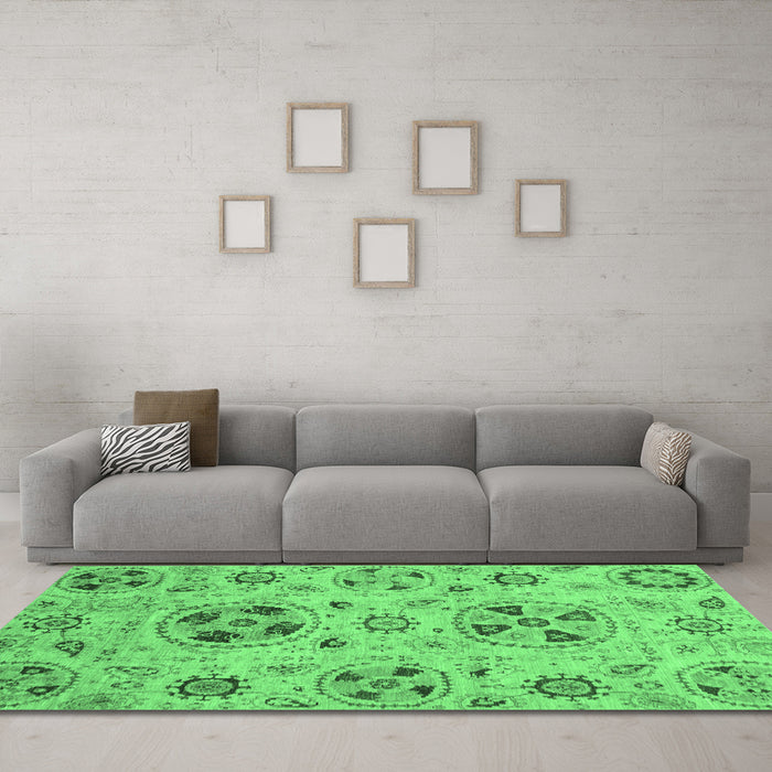 Machine Washable Abstract Emerald Green Modern Area Rugs in a Living Room,, wshabs3798emgrn