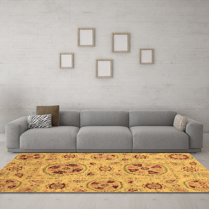 Machine Washable Abstract Brown Modern Rug in a Living Room,, wshabs3798brn