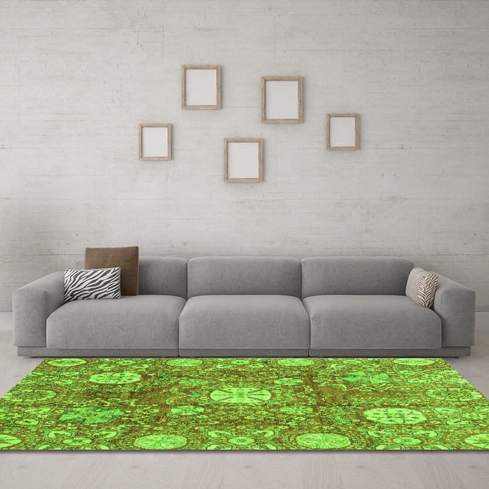 Machine Washable Abstract Green Modern Area Rugs in a Living Room,, wshabs3801grn