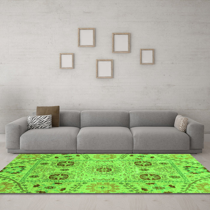 Machine Washable Abstract Green Modern Area Rugs in a Living Room,, wshabs3807grn