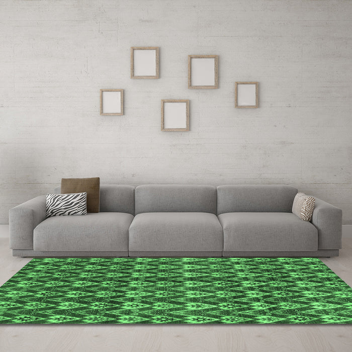 Machine Washable Abstract Emerald Green Modern Area Rugs in a Living Room,, wshabs3811emgrn