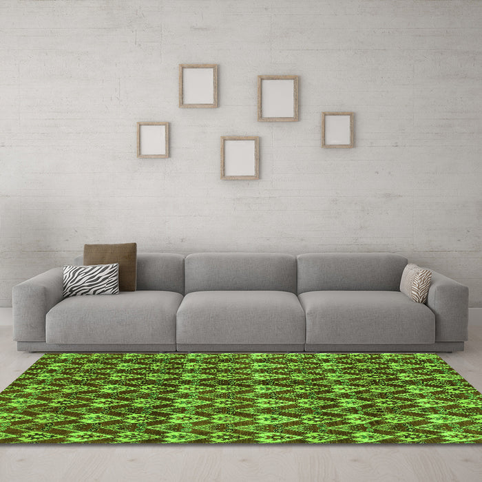 Machine Washable Abstract Green Modern Area Rugs in a Living Room,, wshabs3811grn
