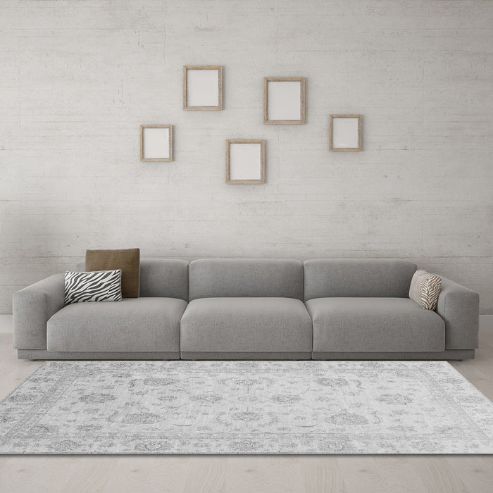 Machine Washable Oriental Gray Traditional Rug in a Living Room,, wshabs3818gry