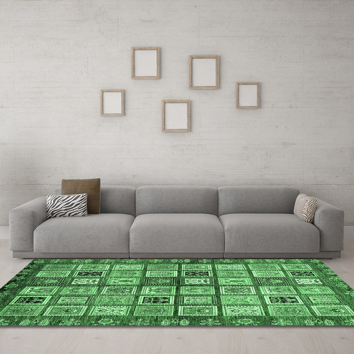 Machine Washable Abstract Emerald Green Modern Area Rugs in a Living Room,, wshabs381emgrn