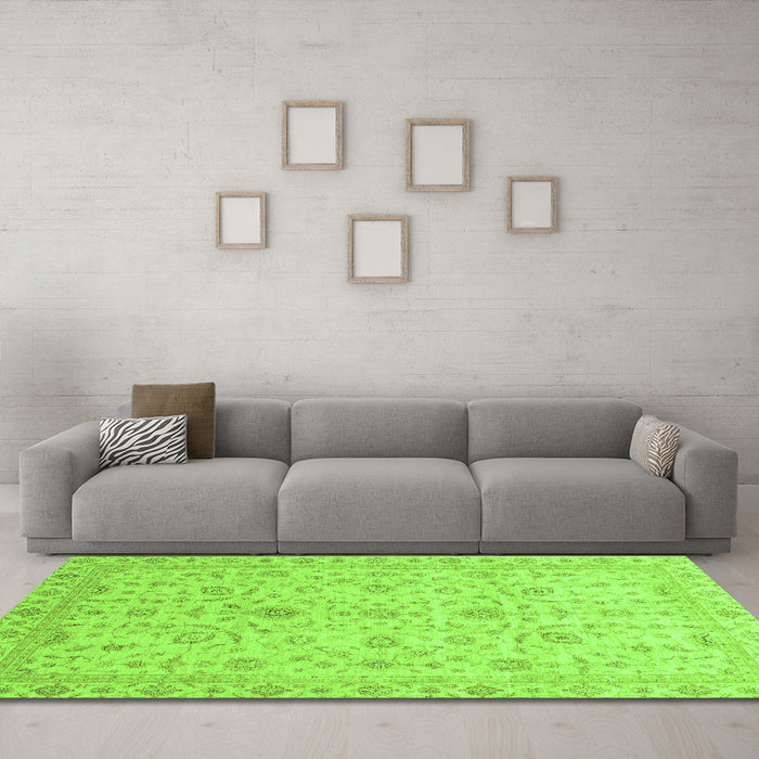 Machine Washable Abstract Green Modern Area Rugs in a Living Room,, wshabs3820grn