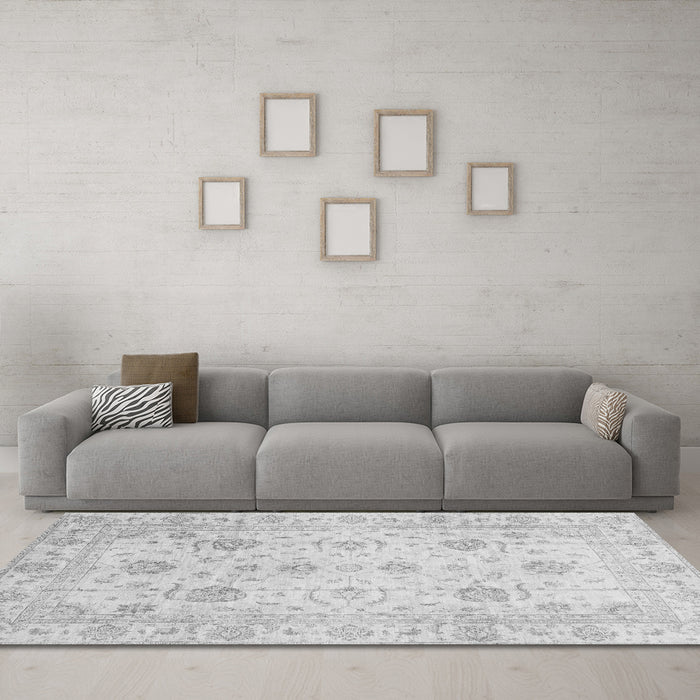 Machine Washable Oriental Gray Traditional Rug in a Living Room,, wshabs3824gry