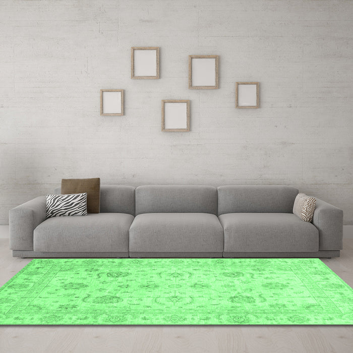 Machine Washable Oriental Emerald Green Traditional Area Rugs in a Living Room,, wshabs3824emgrn