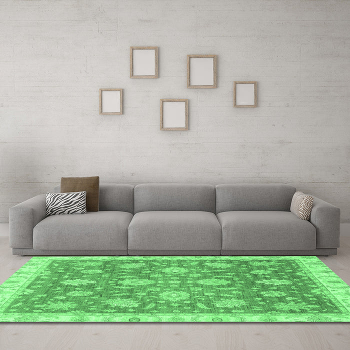 Machine Washable Oriental Emerald Green Traditional Area Rugs in a Living Room,, wshabs3825emgrn