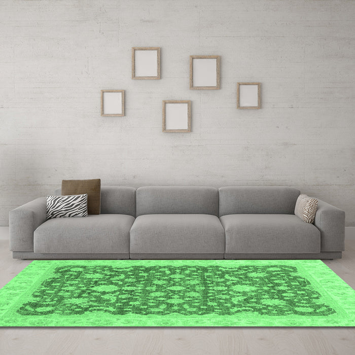 Machine Washable Oriental Emerald Green Traditional Area Rugs in a Living Room,, wshabs3827emgrn