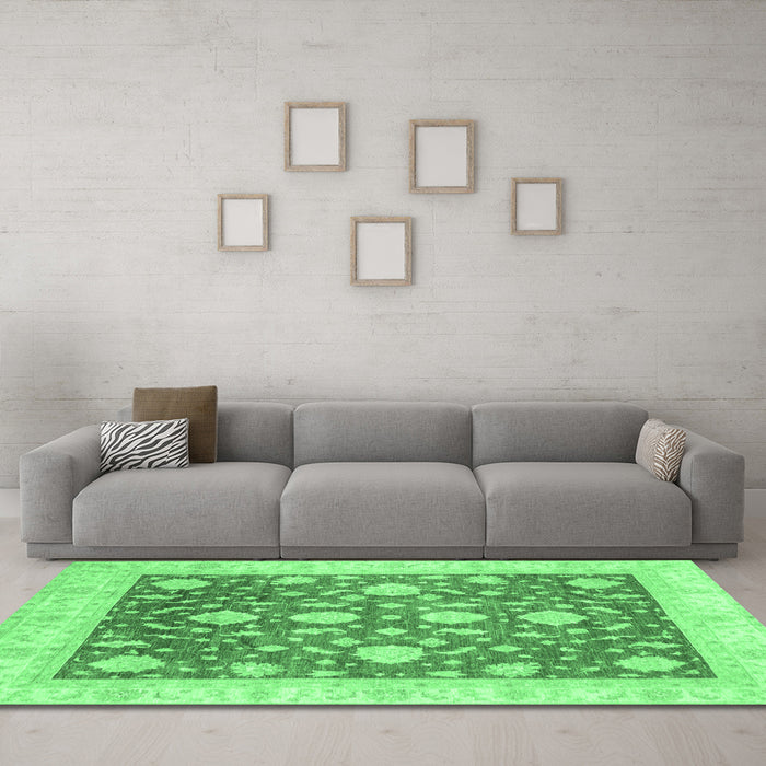 Machine Washable Oriental Emerald Green Traditional Area Rugs in a Living Room,, wshabs3831emgrn