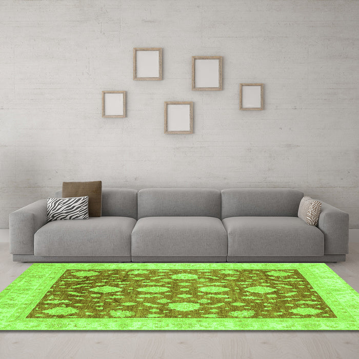 Machine Washable Oriental Green Traditional Area Rugs in a Living Room,, wshabs3831grn