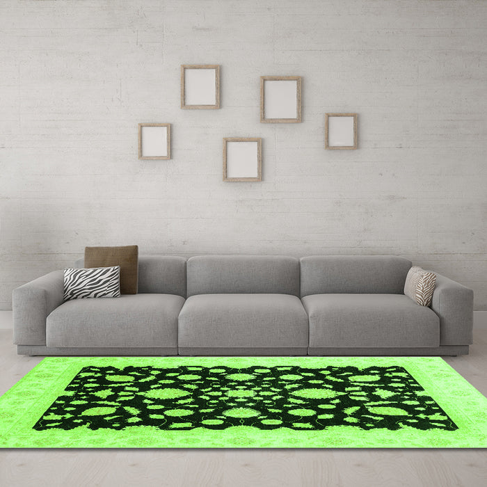 Machine Washable Oriental Green Traditional Area Rugs in a Living Room,, wshabs3832grn