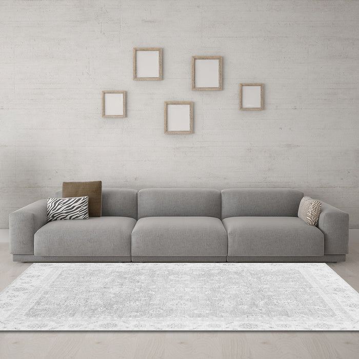 Machine Washable Oriental Gray Traditional Rug in a Living Room,, wshabs3833gry