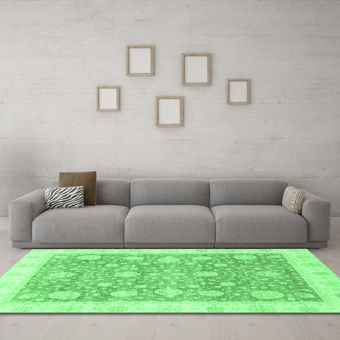 Machine Washable Oriental Emerald Green Traditional Area Rugs in a Living Room,, wshabs3834emgrn