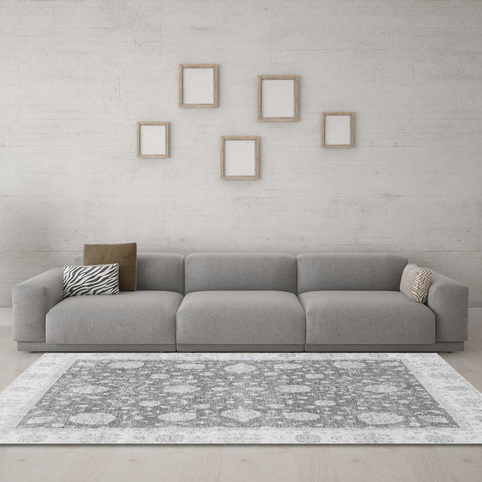 Machine Washable Oriental Gray Traditional Rug in a Living Room,, wshabs3834gry
