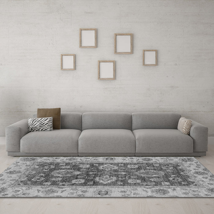 Machine Washable Oriental Gray Traditional Rug in a Living Room,, wshabs3839gry