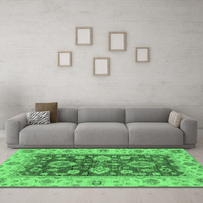 Machine Washable Oriental Emerald Green Traditional Area Rugs in a Living Room,, wshabs3839emgrn