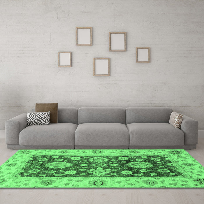 Machine Washable Oriental Emerald Green Traditional Area Rugs in a Living Room,, wshabs3840emgrn