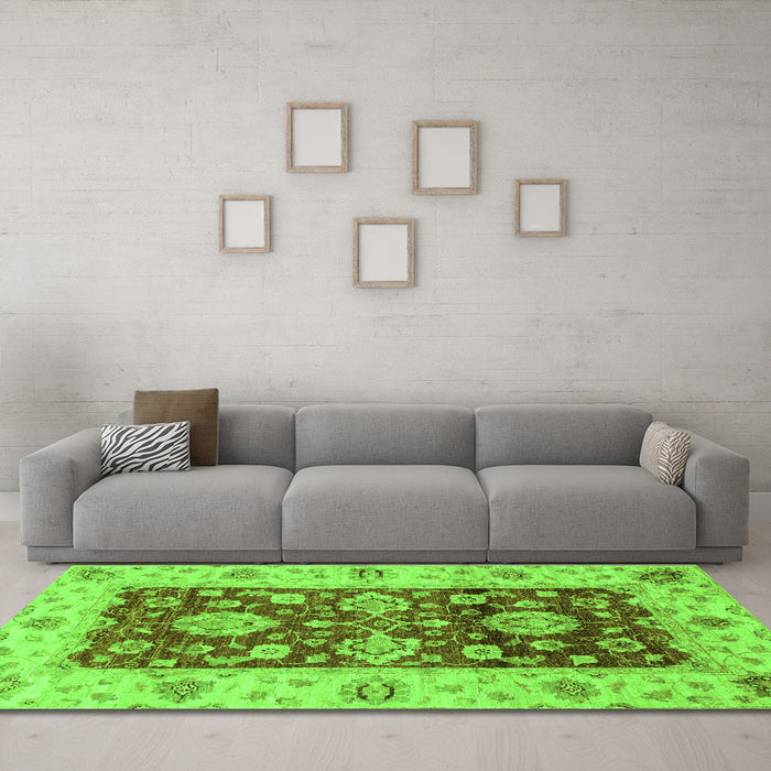Machine Washable Oriental Green Traditional Area Rugs in a Living Room,, wshabs3840grn