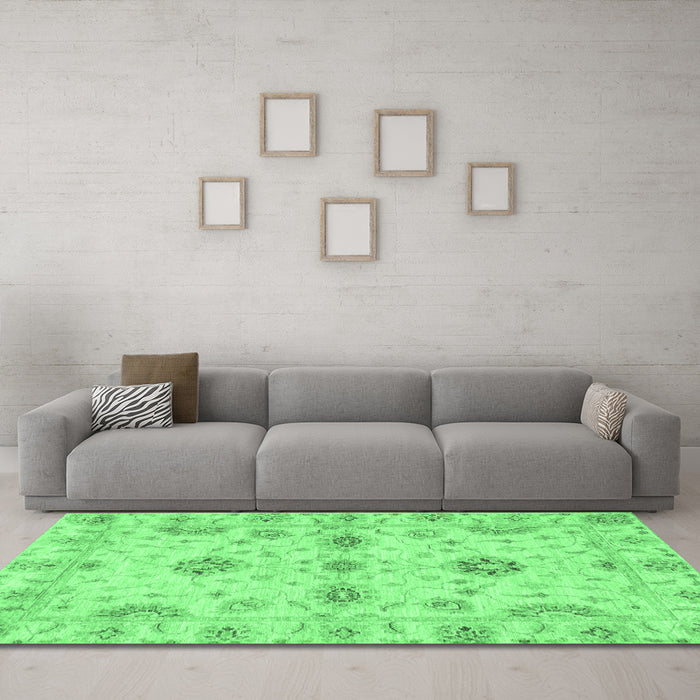 Machine Washable Oriental Emerald Green Traditional Area Rugs in a Living Room,, wshabs3845emgrn