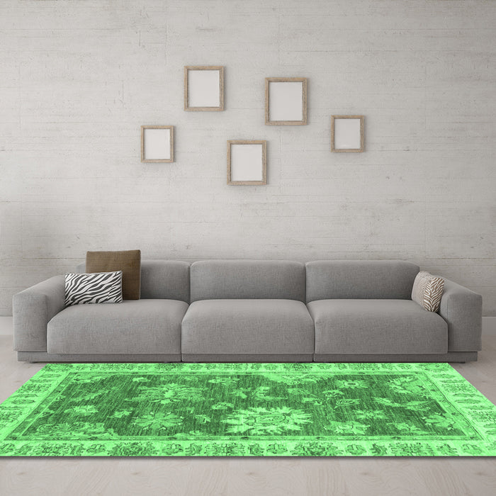 Machine Washable Oriental Emerald Green Modern Area Rugs in a Living Room,, wshabs3849emgrn