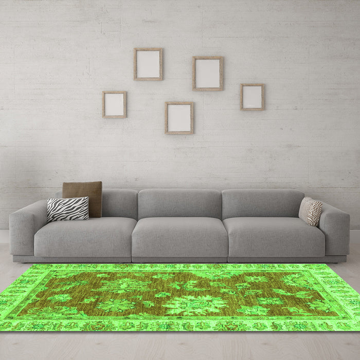 Machine Washable Oriental Green Modern Area Rugs in a Living Room,, wshabs3849grn