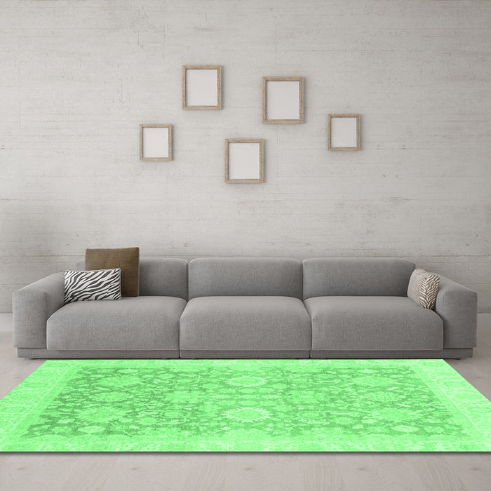 Machine Washable Oriental Emerald Green Traditional Area Rugs in a Living Room,, wshabs3855emgrn