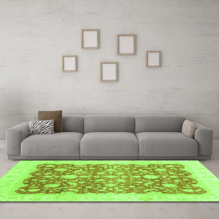 Machine Washable Oriental Green Traditional Area Rugs in a Living Room,, wshabs3856grn