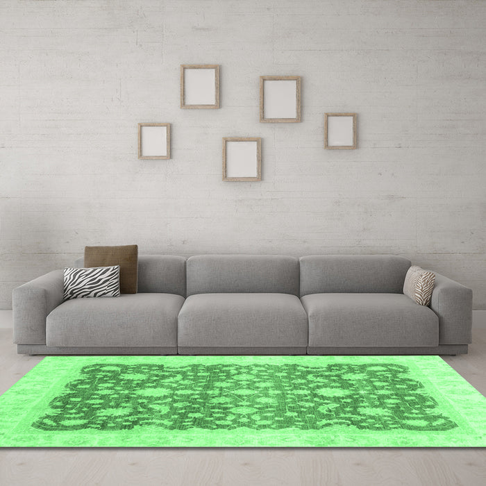Machine Washable Oriental Emerald Green Traditional Area Rugs in a Living Room,, wshabs3856emgrn
