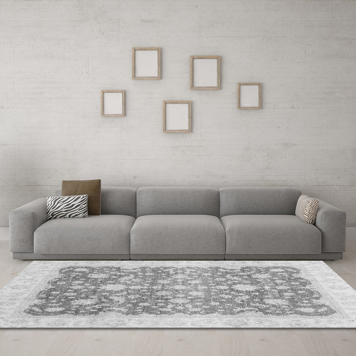 Machine Washable Oriental Gray Traditional Rug in a Living Room,, wshabs3856gry