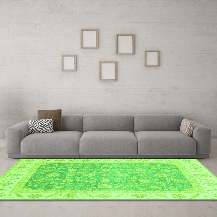 Machine Washable Oriental Green Traditional Area Rugs in a Living Room,, wshabs3857grn