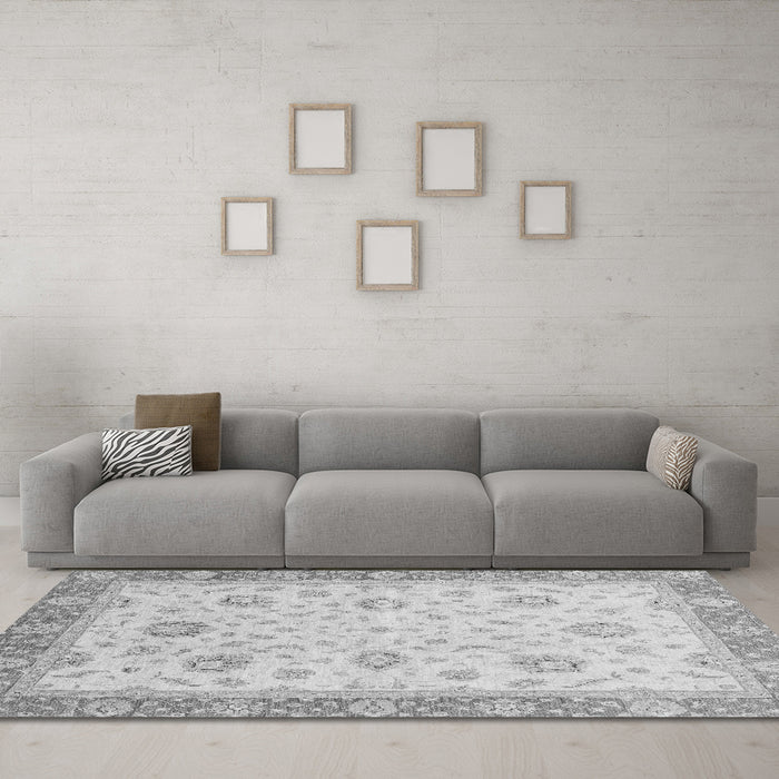 Machine Washable Oriental Gray Traditional Rug in a Living Room,, wshabs3864gry