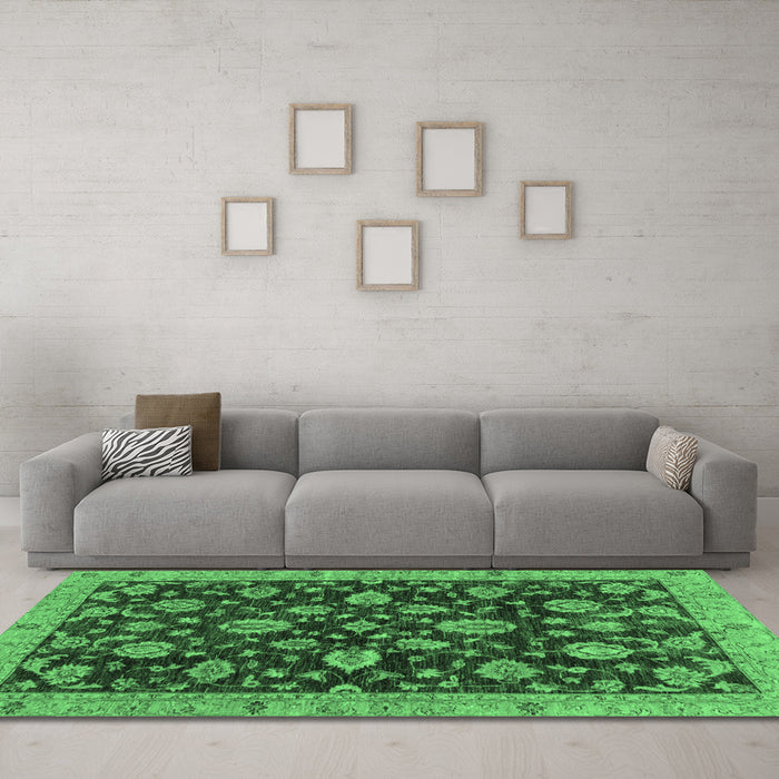 Machine Washable Oriental Emerald Green Traditional Area Rugs in a Living Room,, wshabs3866emgrn