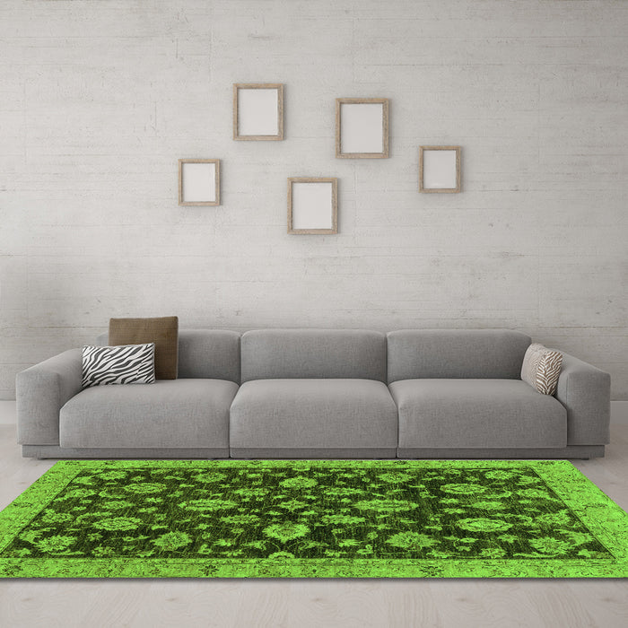 Machine Washable Oriental Green Traditional Area Rugs in a Living Room,, wshabs3866grn
