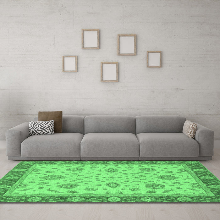 Machine Washable Oriental Emerald Green Traditional Area Rugs in a Living Room,, wshabs3868emgrn