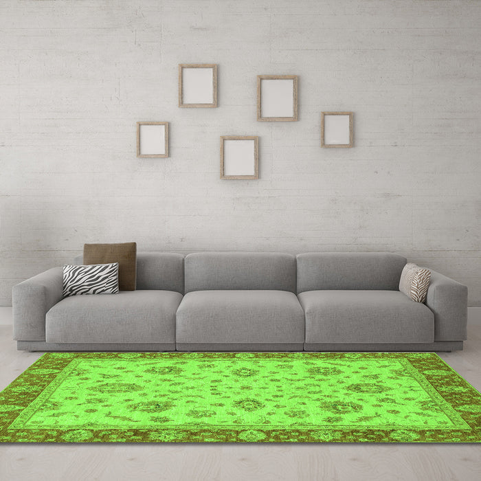 Machine Washable Oriental Green Traditional Area Rugs in a Living Room,, wshabs3868grn
