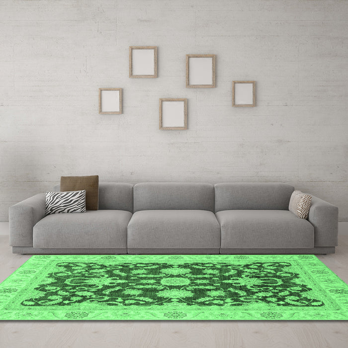 Machine Washable Oriental Emerald Green Traditional Area Rugs in a Living Room,, wshabs3869emgrn