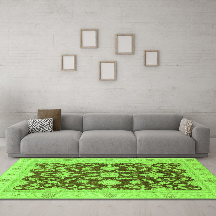 Machine Washable Oriental Green Traditional Area Rugs in a Living Room,, wshabs3869grn
