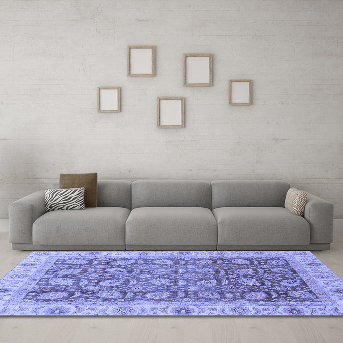 Machine Washable Oriental Blue Traditional Rug in a Living Room, wshabs3872blu