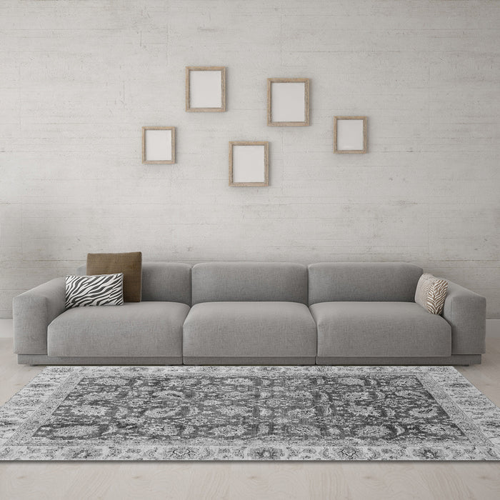 Machine Washable Oriental Gray Traditional Rug in a Living Room,, wshabs3872gry