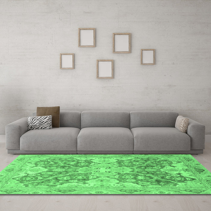 Machine Washable Oriental Emerald Green Traditional Area Rugs in a Living Room,, wshabs3873emgrn