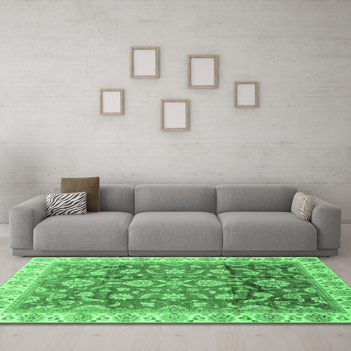 Machine Washable Oriental Emerald Green Traditional Area Rugs in a Living Room,, wshabs3877emgrn