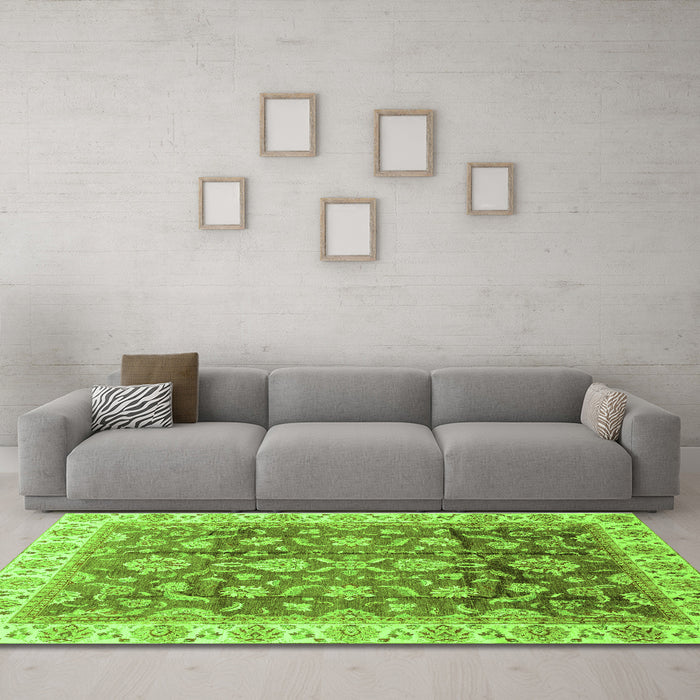 Machine Washable Oriental Green Traditional Area Rugs in a Living Room,, wshabs3877grn