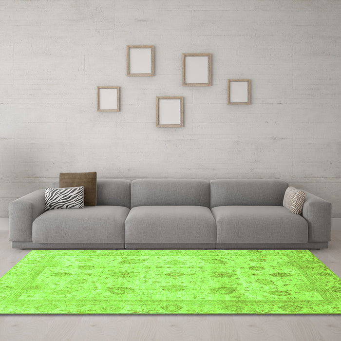 Machine Washable Oriental Green Traditional Area Rugs in a Living Room,, wshabs3878grn