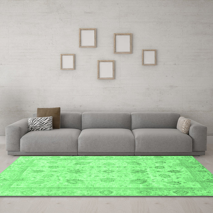 Machine Washable Oriental Emerald Green Traditional Area Rugs in a Living Room,, wshabs3878emgrn