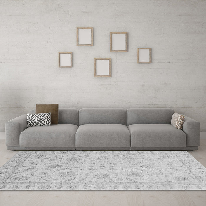 Machine Washable Oriental Gray Traditional Rug in a Living Room,, wshabs3879gry