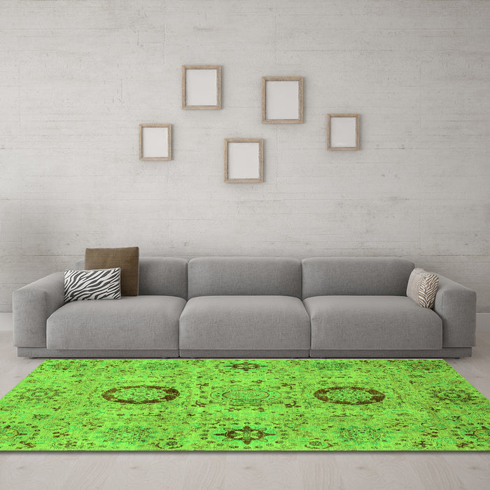 Machine Washable Abstract Green Modern Area Rugs in a Living Room,, wshabs3898grn